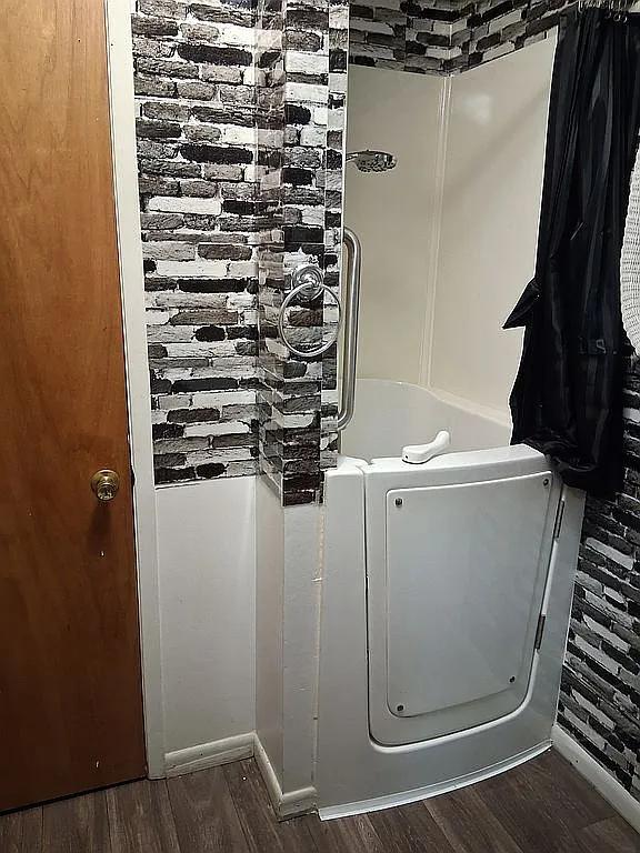 Building Photo - 1108 Rosewood Dr