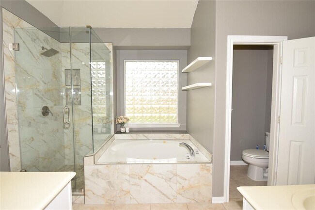 Building Photo - 24239 Yelverton Glen Dr
