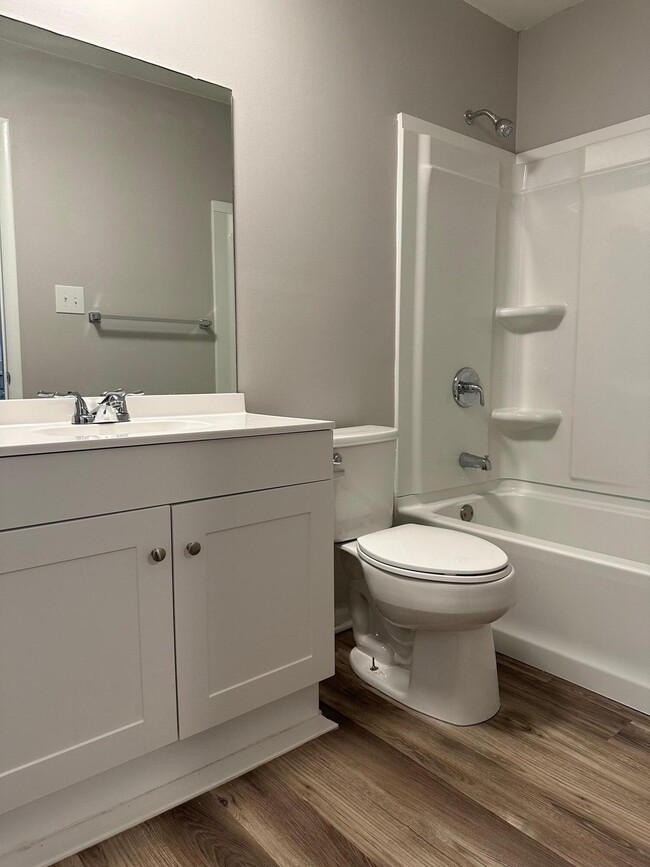 Building Photo - 4100 N Ocoee St