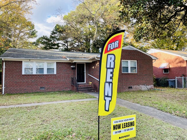 Building Photo - 1211 Victoria Blvd