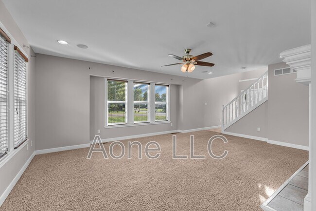 Building Photo - 4428 SE Oak Bend Dr