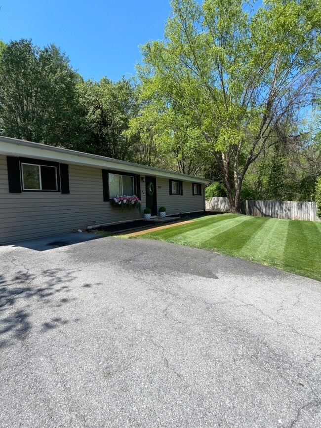 Building Photo - 109 Cleveland Rd