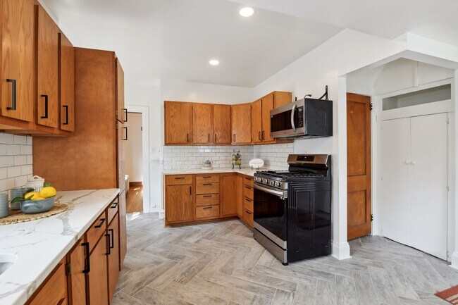 Building Photo - 4105 2nd Ave S
