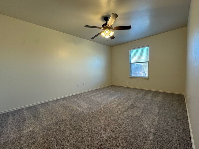 Building Photo - 6706 Oakridge Ave