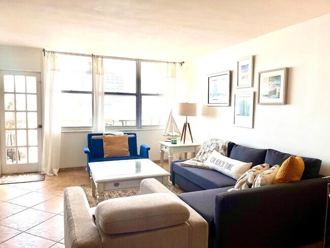 Building Photo - 305 N Pompano Beach Blvd