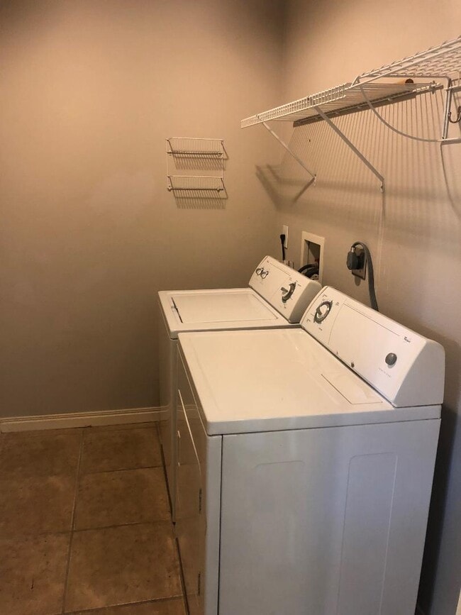 Building Photo - 1003 E 45th St