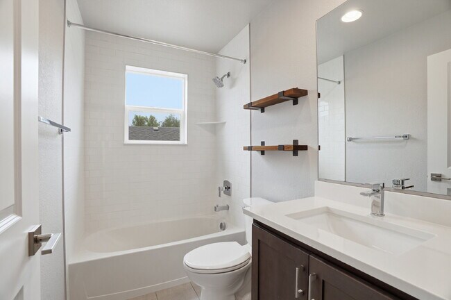 Building Photo - $3,940.95 - 3 Bed, 2.5 Bath Townhome In Denver with Central AC and Outdoor Space!