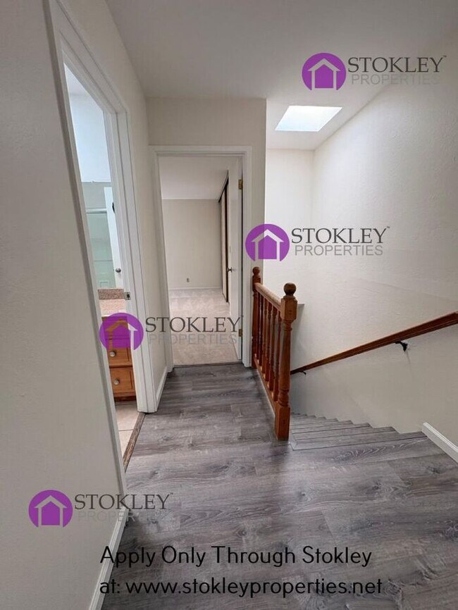 Building Photo - 1411 Creekside Dr