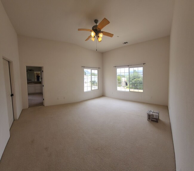 Building Photo - Contemporary Beautiful Spacious 4 bed 3 bath home