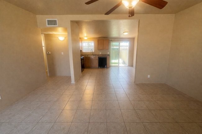 Building Photo - 2821 N Columbus Blvd