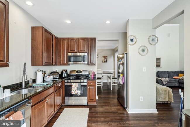 Building Photo - 20377 Cottswold Terrace