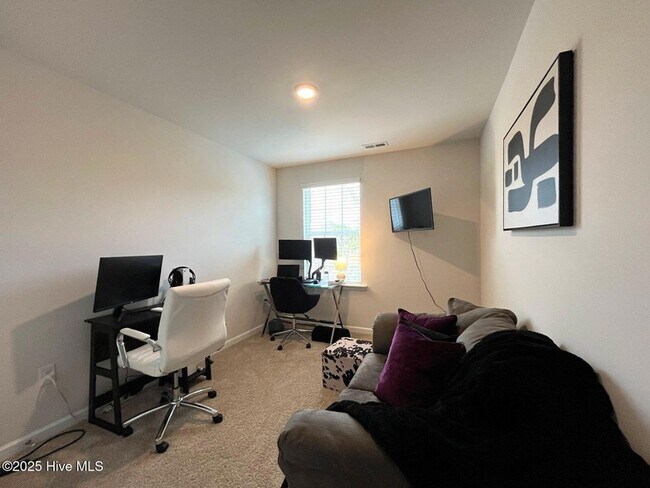 Building Photo - 2705 Gracie Ln