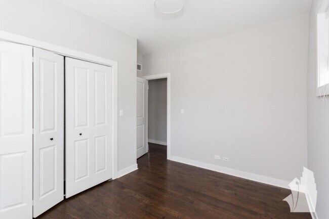 Building Photo - 2 bedroom in Chicago IL 60613