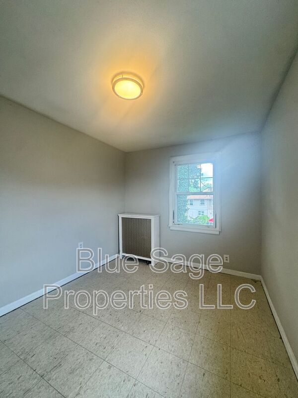 Building Photo - 3207 Albemarle Ave