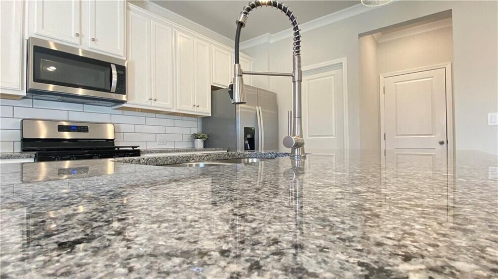 Building Photo - 4570 Silver Oak Dr SW