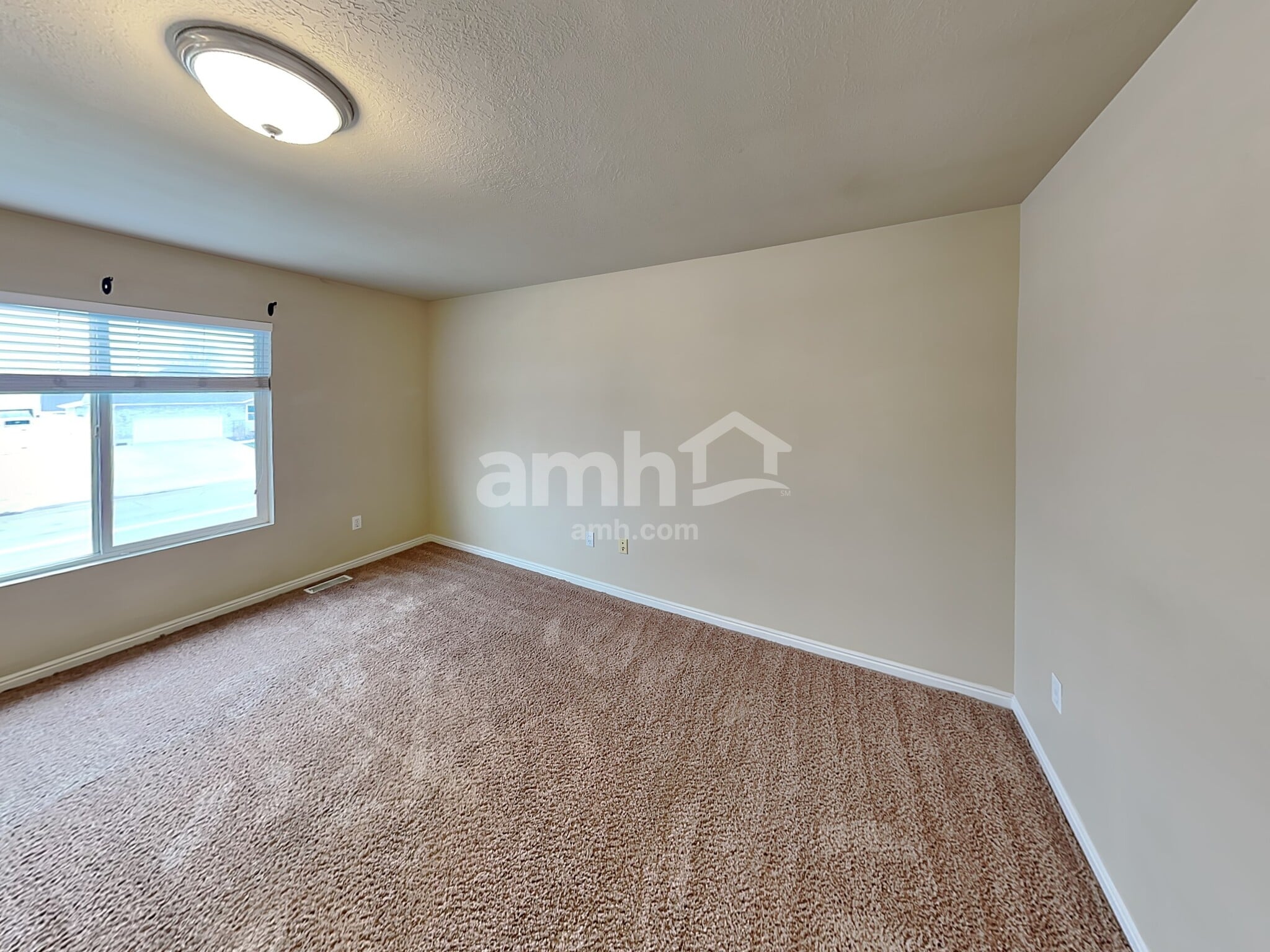 Building Photo - 5252 S 4300 W