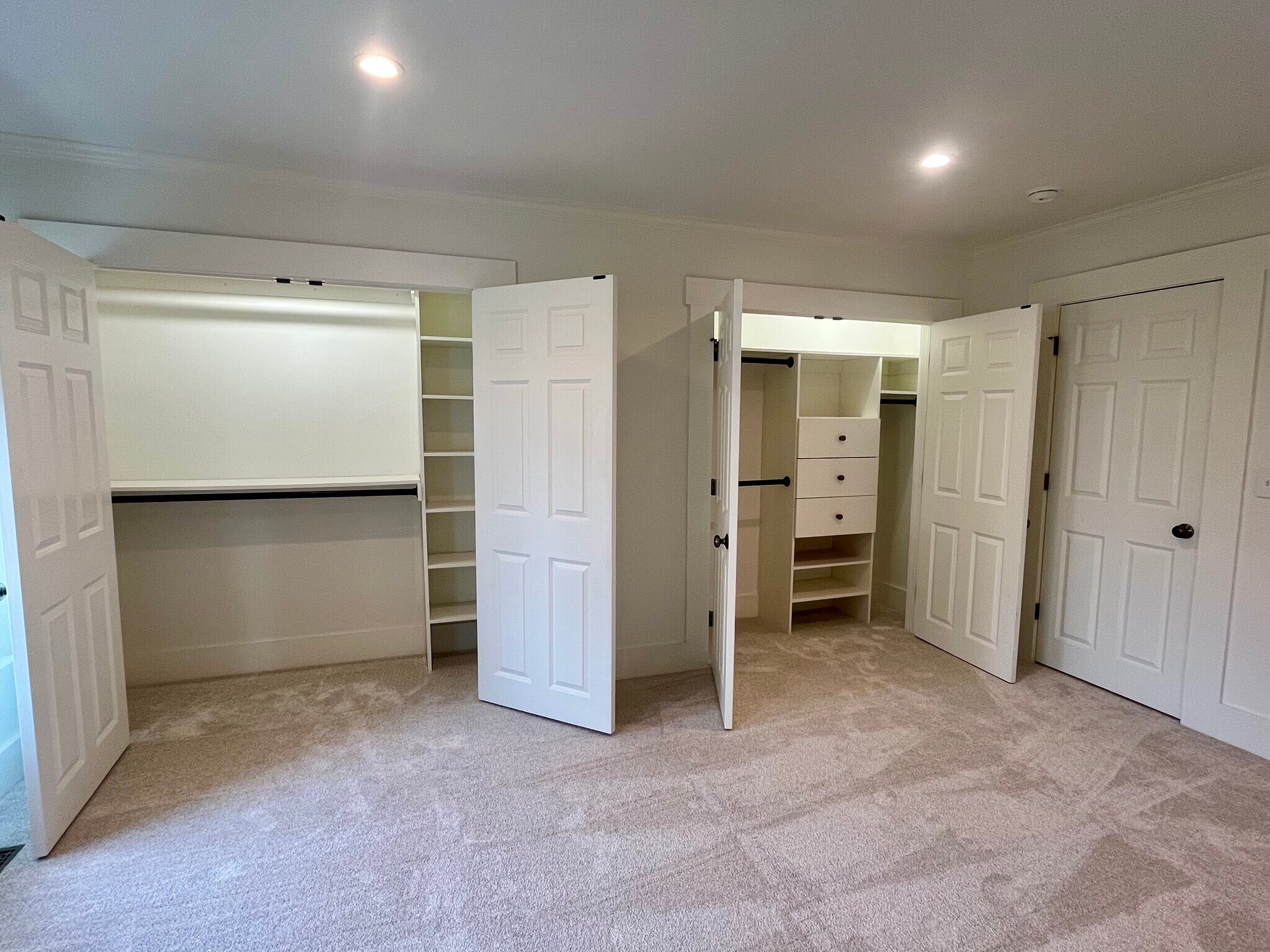 Building Photo - 670 Mohawk St