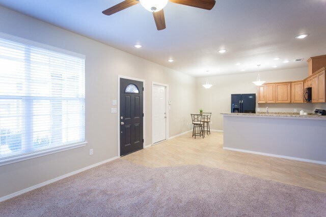 Building Photo - Beautiful duplex with granite countertops ...
