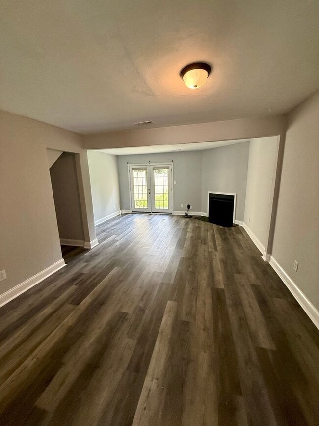 Building Photo - Move-In Ready 2BR Home Near Coast Guard Base!