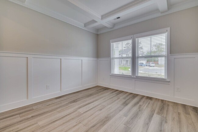 Building Photo - COMING SOON!  Comfort AND sophistication in Martinez, GA