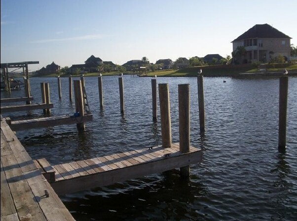 Docks - 4504 Pontchartrain Dr
