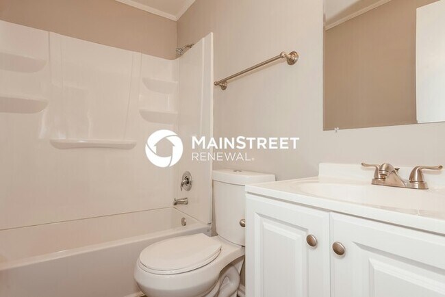 Building Photo - 3 Bedroom Pet-Friendly Home in Charlotte, NC with Main Street Renewal