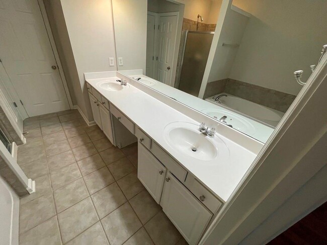 Building Photo - 13340 Marrywood Ct