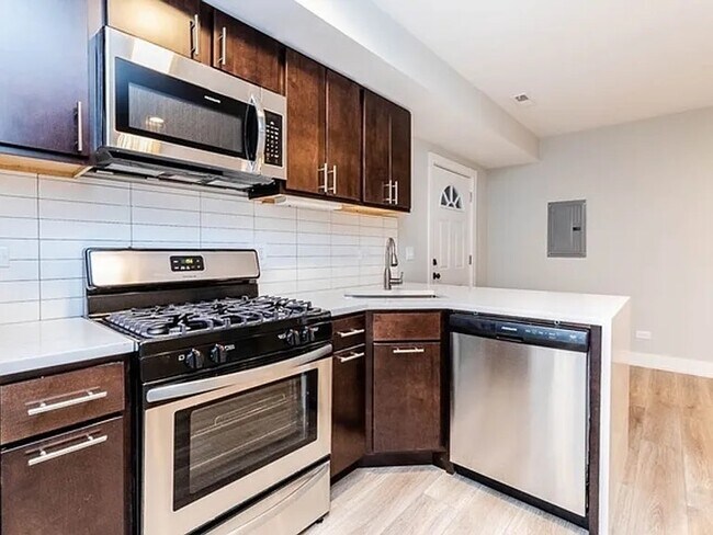 Building Photo - 2223 W 21st St