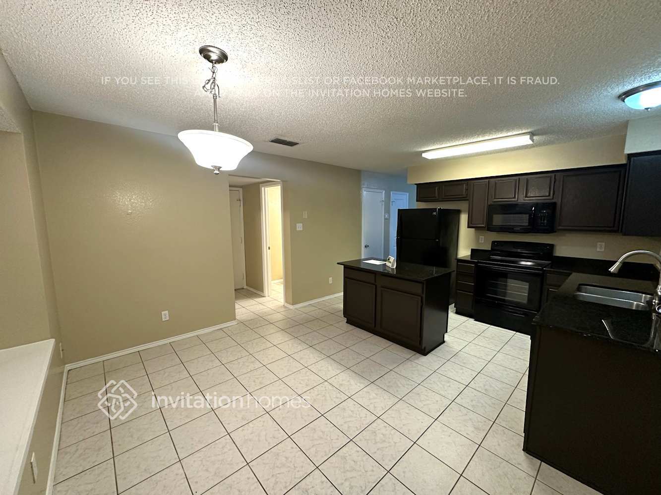 Building Photo - 2207 Bennington Dr