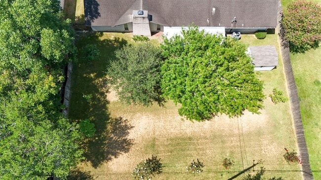 Building Photo - 607 Rosewood Dr