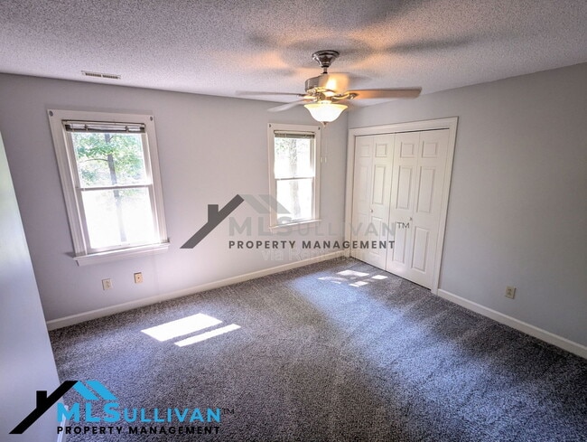 Building Photo - 4101 Grove Ridge Dr