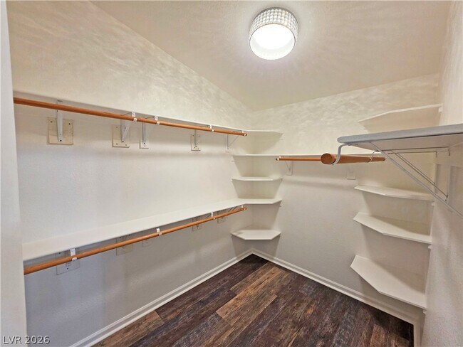 Building Photo - 3630 E Vineyard Dr