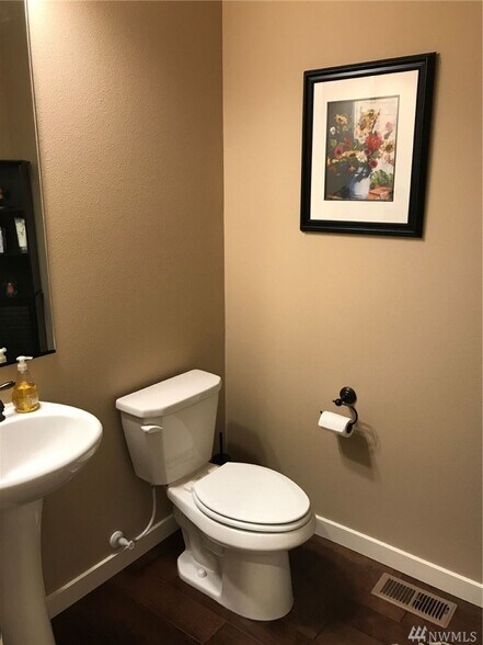 Building Photo - 3532 Hepburn St NE