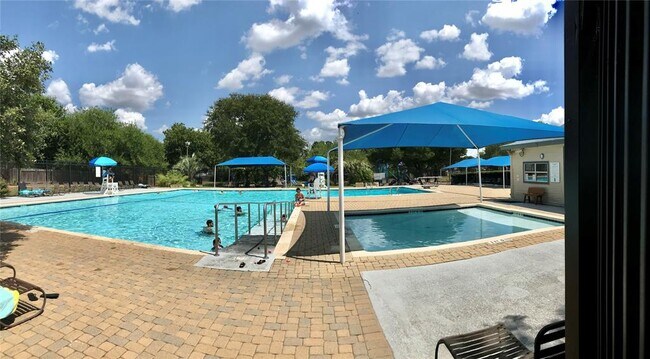 Building Photo - 9716 Sugar Hill Dr