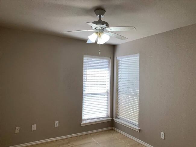 Building Photo - 5739 Wandering Creek Dr