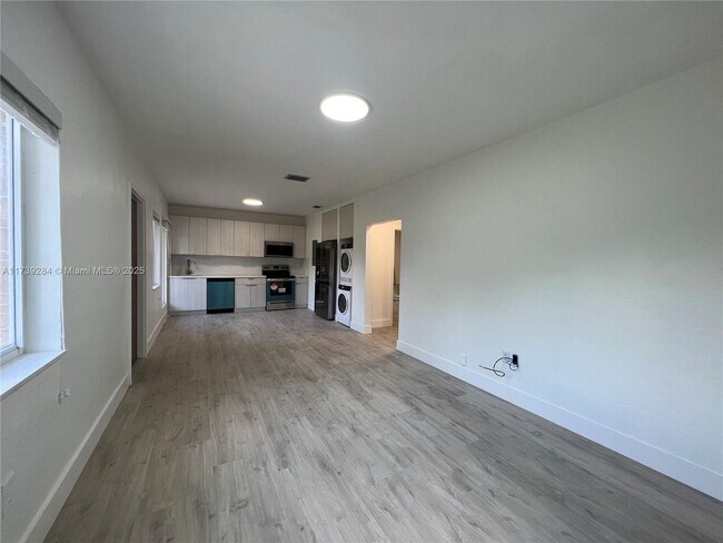 Building Photo - $2,395