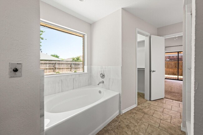 Building Photo - Two reasons to stop scrolling: the schools and the bathrooms. 3/2/2 Home in Putnam City Northaven...