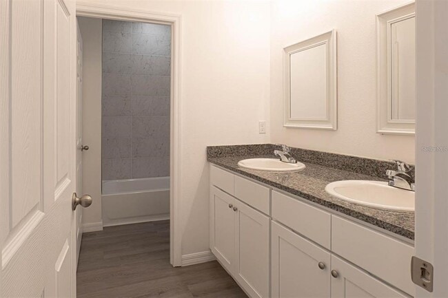 Building Photo - 442 Tobias St