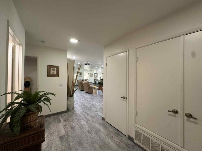 Building Photo - 35200 Cathedral Canyon Dr