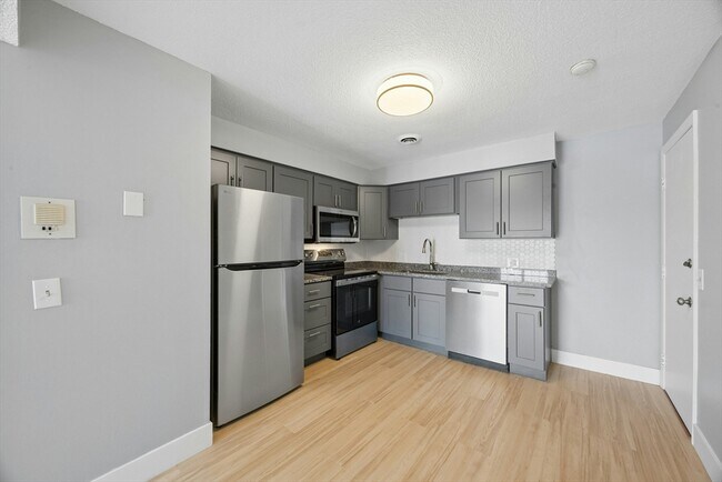 Building Photo - 244 Mt Vernon St
