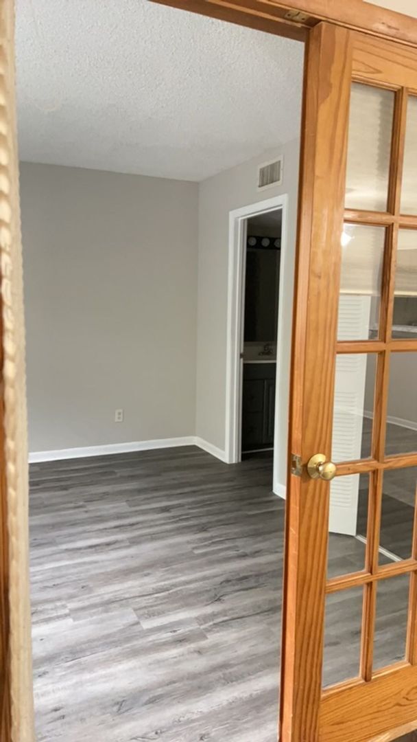 Building Photo - 2 Bedroom, 2 bathroom condo For Rent in To...