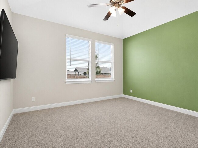 Building Photo - 2504 Wren Ln