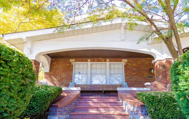 Building Photo - 5825 S Grand Blvd