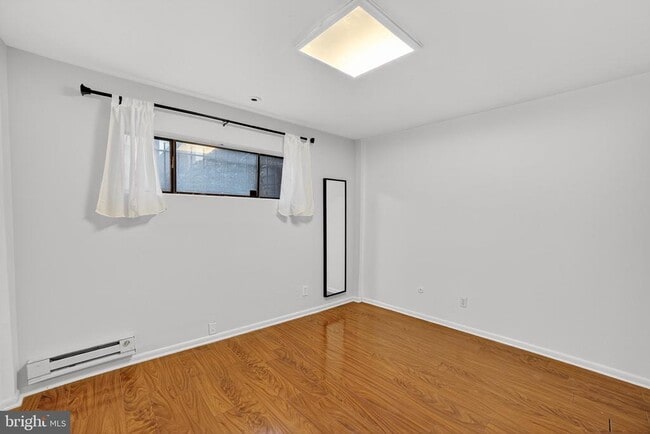 Building Photo - 105 Jackson St