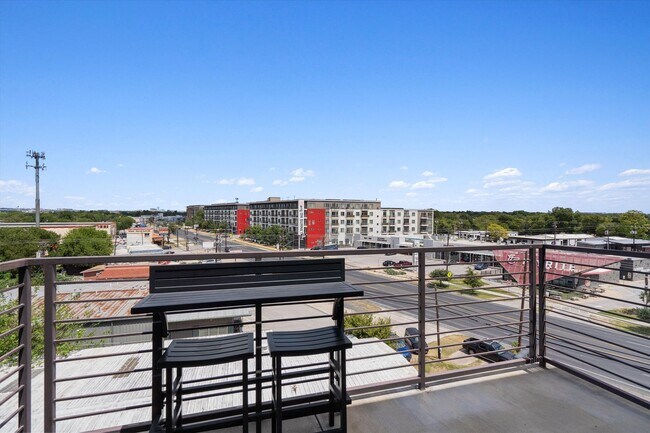 Building Photo - Luxury Burnet Road Condominium For Rent