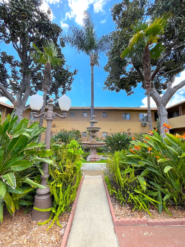 Building Photo - 513 W G St