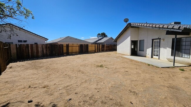 Building Photo - Beautifully Updated 3 Bedroom, 2 Bathroom Home in a Quiet Cul-de-Sac!
