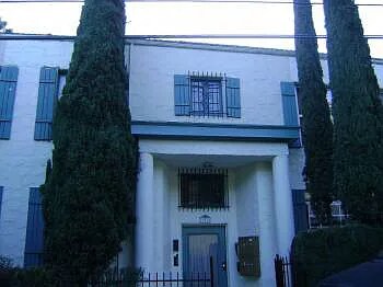 Building Photo - 2025 Cheremoya Ave