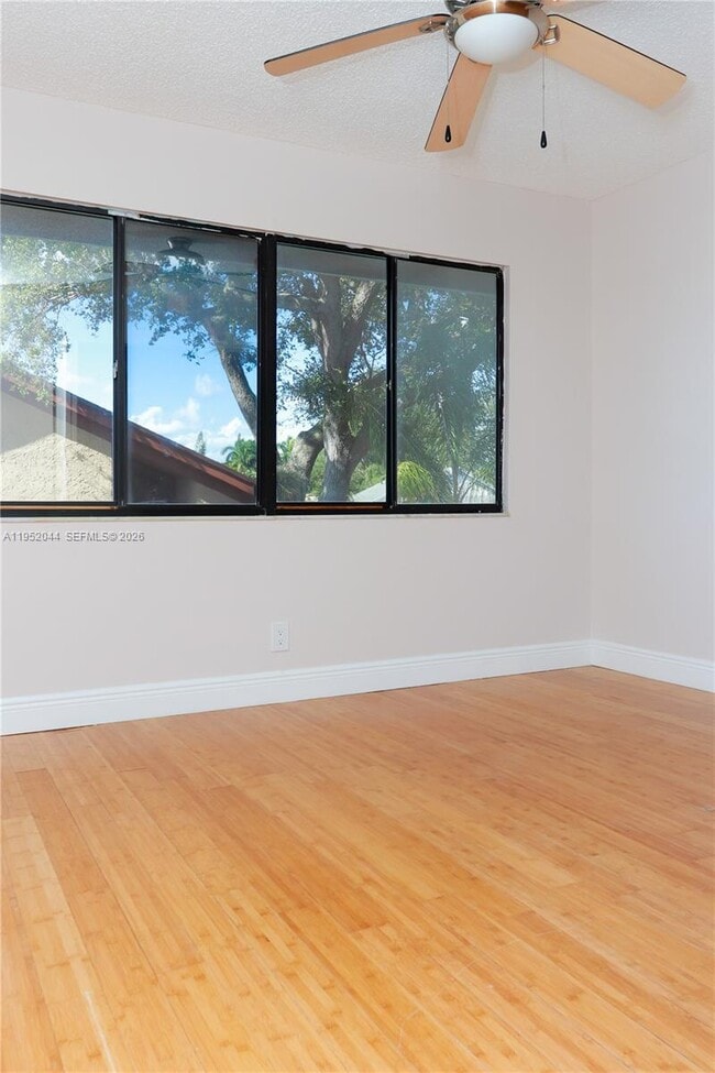 Building Photo - 8320 SW 39th Ct