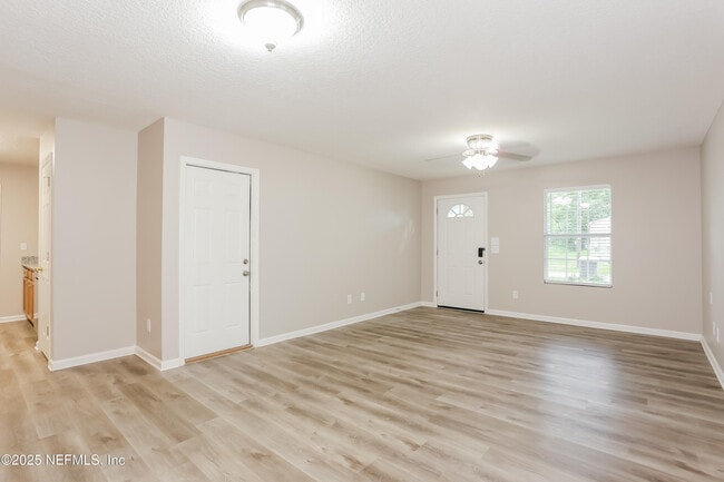 Building Photo - 3750 Warwick St